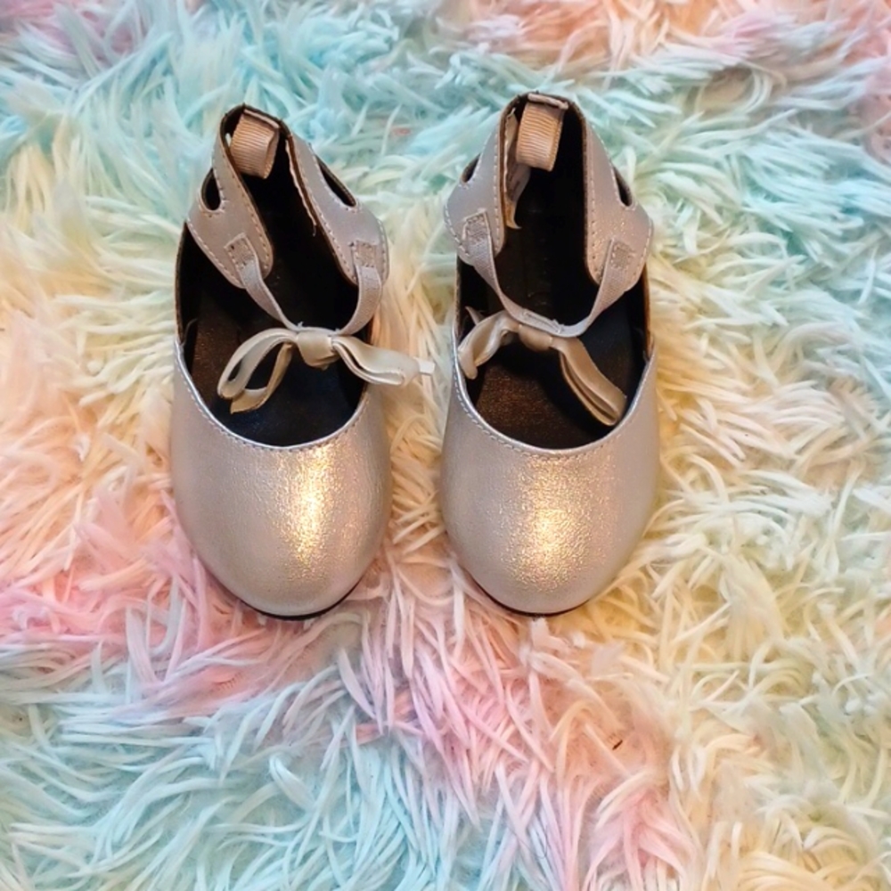 Girl shoes